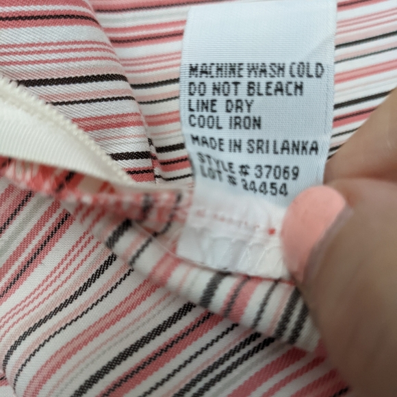 Sleeveless Striped Top - Picture 5 of 5